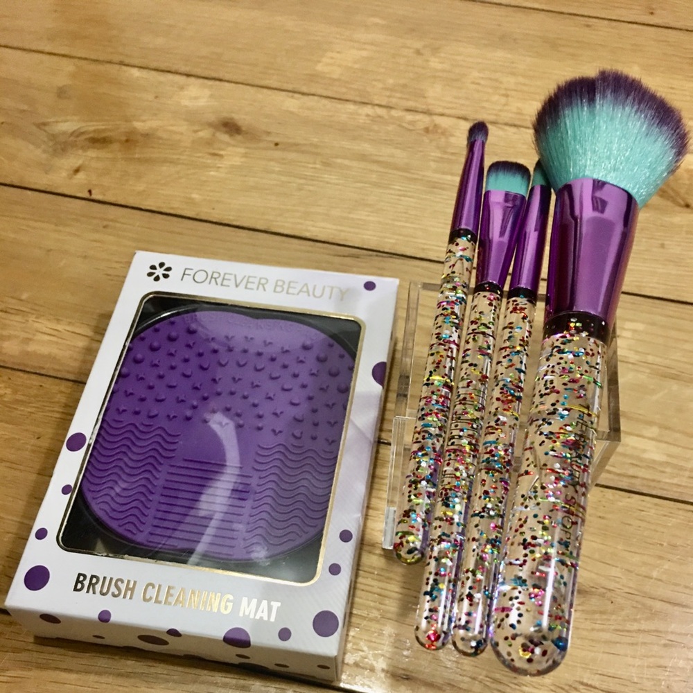 Brush Cleaning Mat/ Makeup Brush